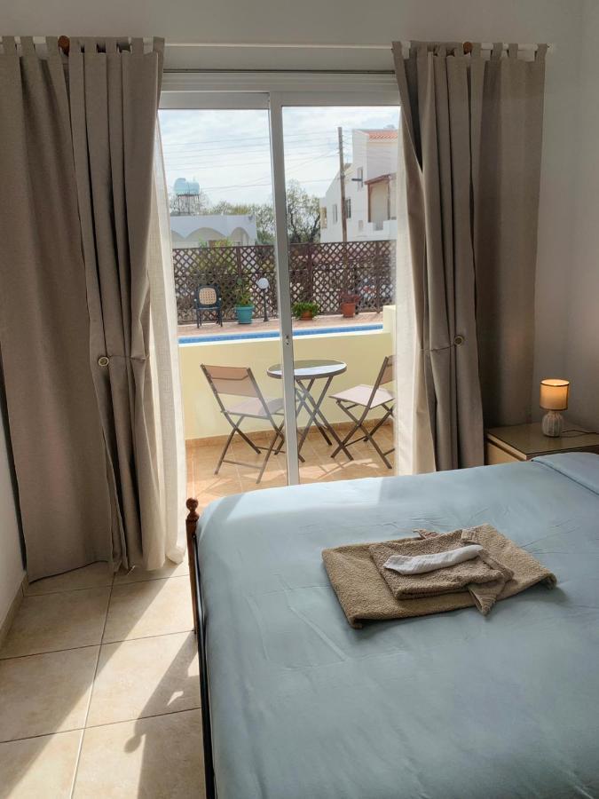 Peaceful Apartment With Double Bed - Oak Breeze Paphos Buitenkant foto