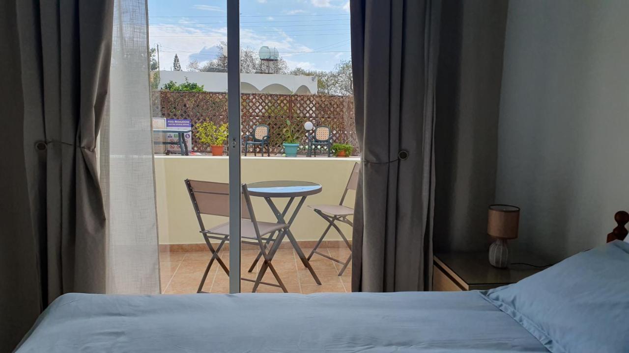 Peaceful Apartment With Double Bed - Oak Breeze Paphos Buitenkant foto