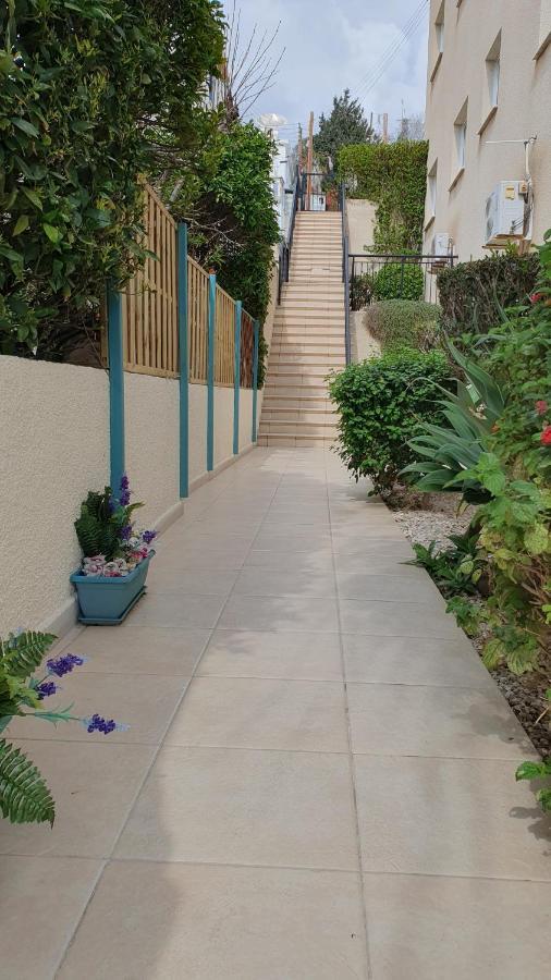 Peaceful Apartment With Double Bed - Oak Breeze Paphos Buitenkant foto