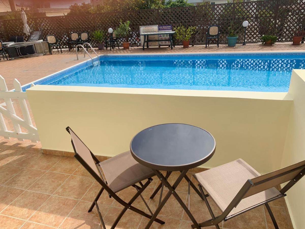 Peaceful Apartment With Double Bed - Oak Breeze Paphos Buitenkant foto