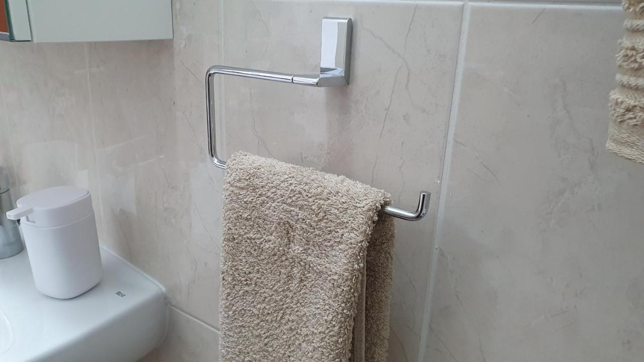 Peaceful Apartment With Double Bed - Oak Breeze Paphos Buitenkant foto