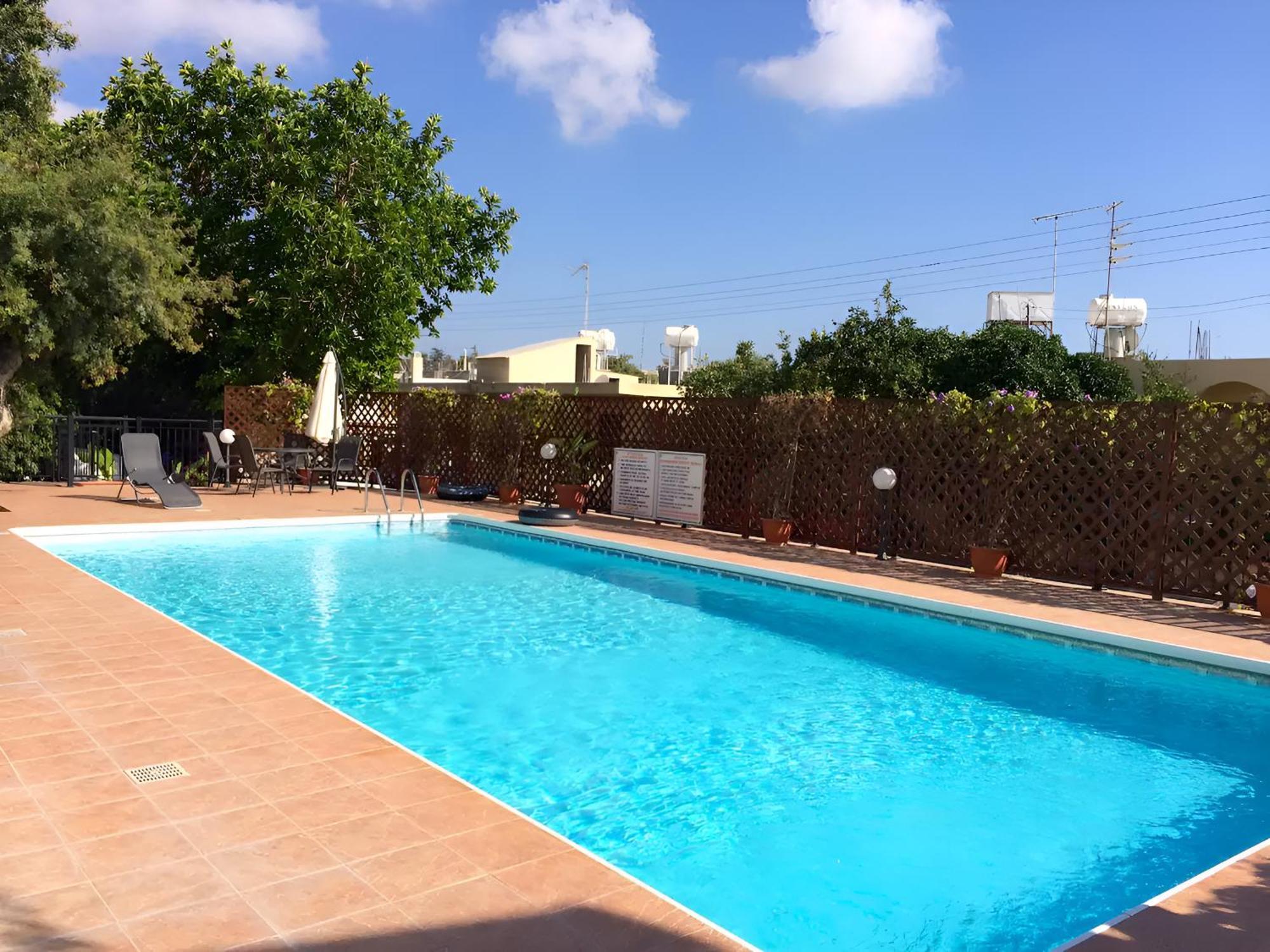 Peaceful Apartment With Double Bed - Oak Breeze Paphos Buitenkant foto